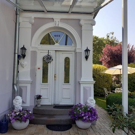Villa Flora Friedrichstadt Buitenkant foto